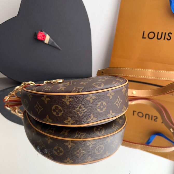 Bolsa LV Loop PM Monogram - Image 7