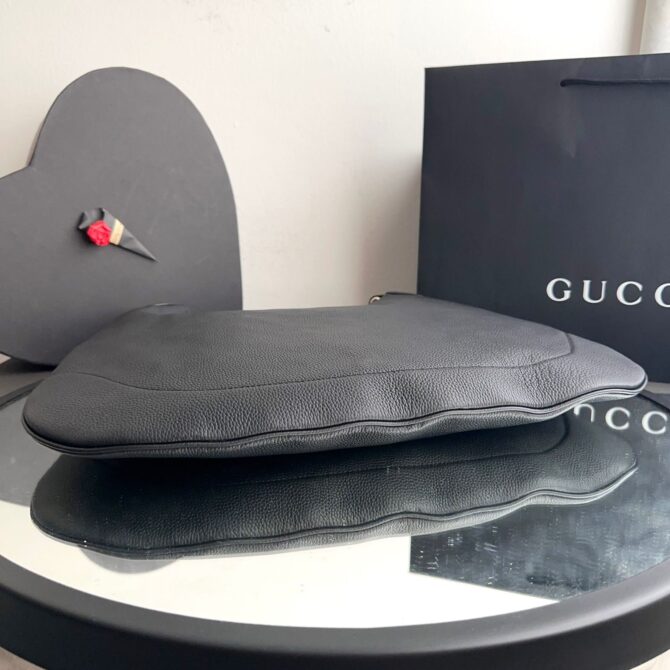 Bolsa Gucci B em Couro - Image 8