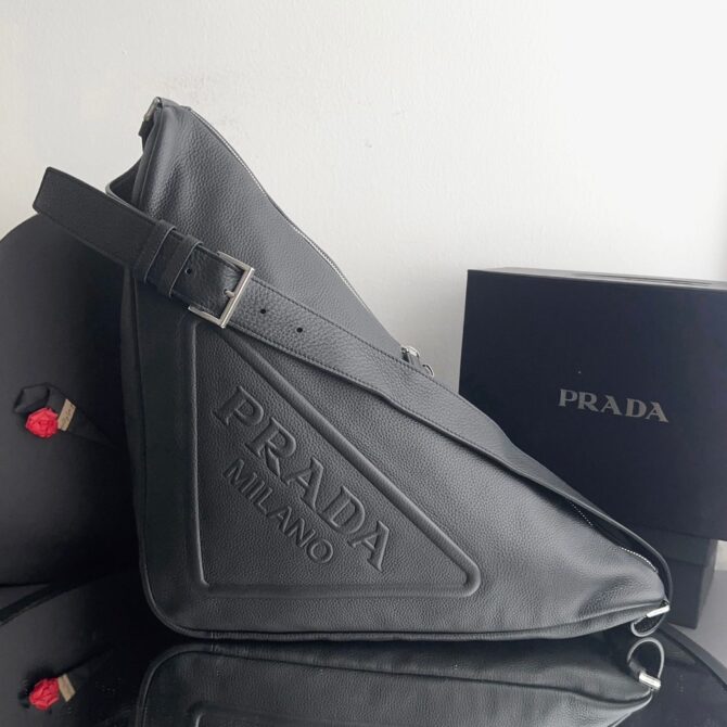 Bolsa Prada Triângulo