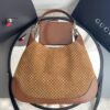 Bolsa Gucci B em Couro Camurça - Marrom