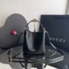 Bolsa Gucci Bucket Bag Emblem - Preto