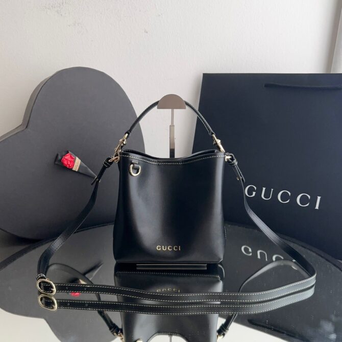 Bolsa Gucci Bucket Bag Emblem