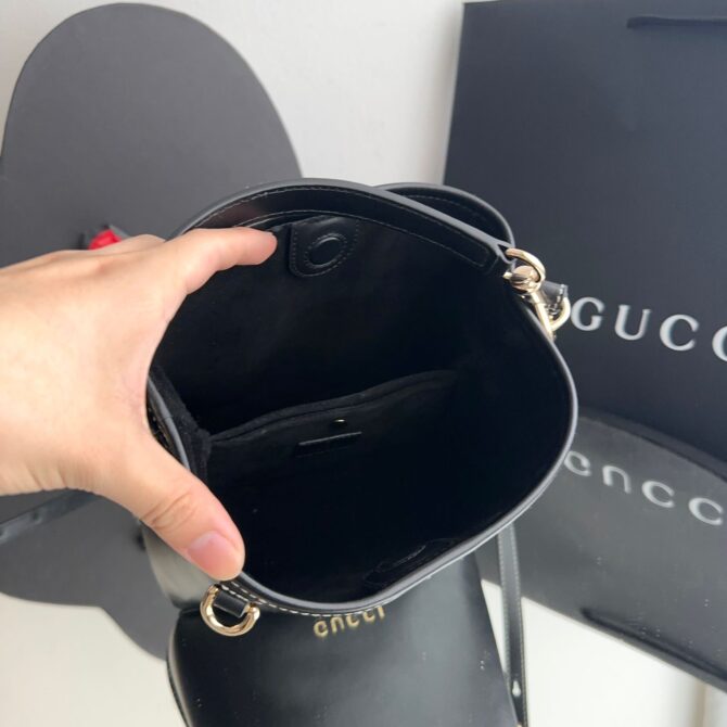 Bolsa Gucci Bucket Bag Emblem - Image 7