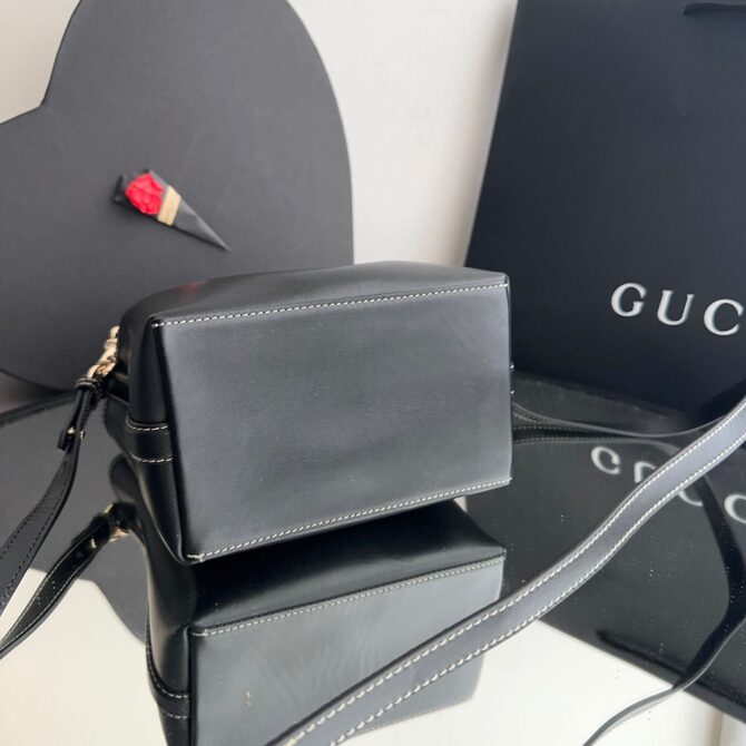 Bolsa Gucci Bucket Bag Emblem - Image 6