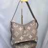 Bolsa LV CarryAll Monogram Empreinte - Bege