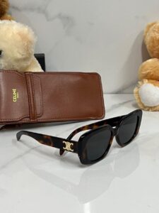 Óculos Solar Celine Retangular 04 - Marrom/Preto