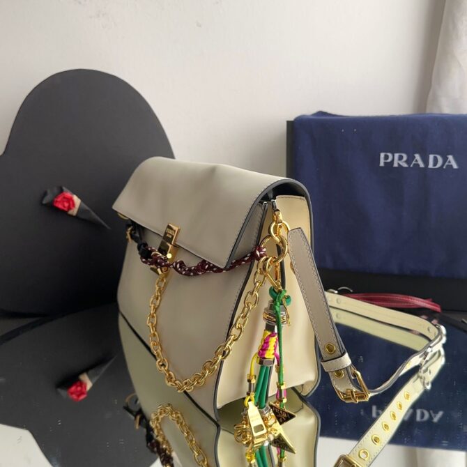 Bolsa Prada Soft Sound Pingentes Grande - Image 10