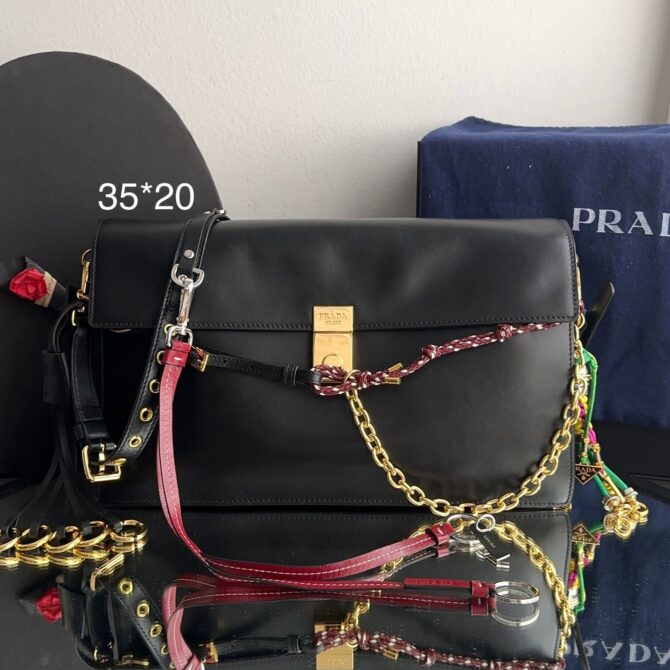Bolsa Prada Soft Sound Pingentes Grande - Image 11