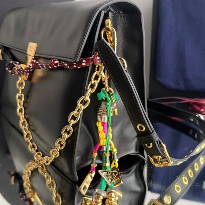 Bolsa Prada Soft Sound Pingentes Grande - Image 18