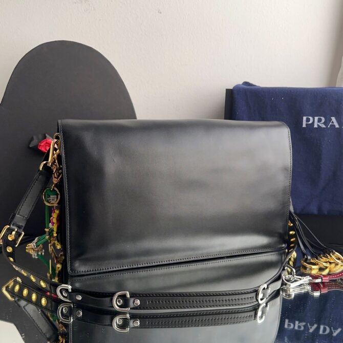 Bolsa Prada Soft Sound Pingentes Grande - Image 19