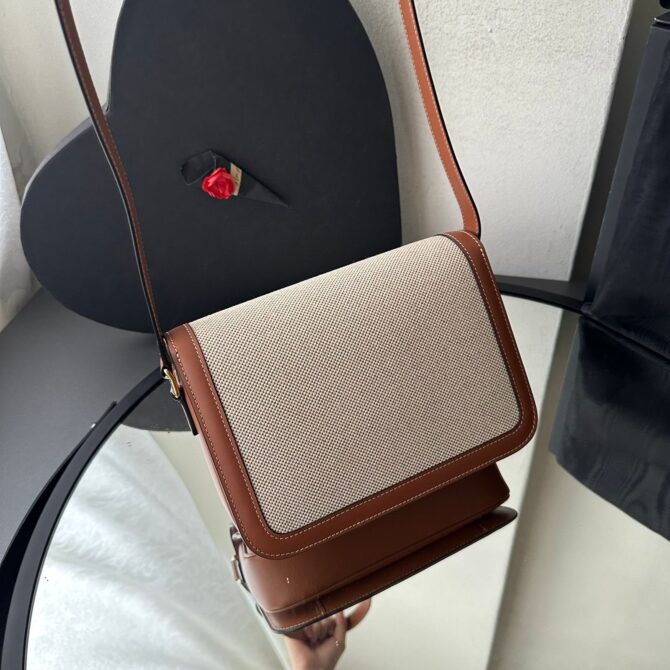 Bolsa Celine Triomphe Têxtil - Imagem 5