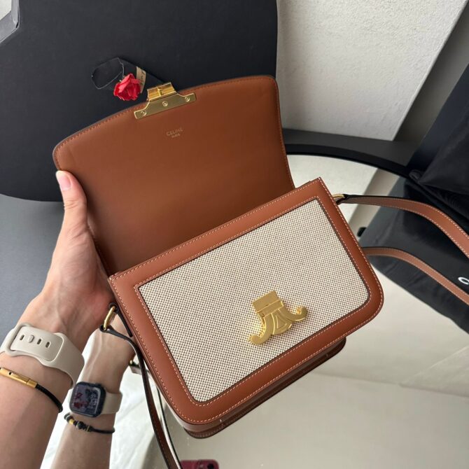 Bolsa Celine Triomphe Têxtil - Imagem 8