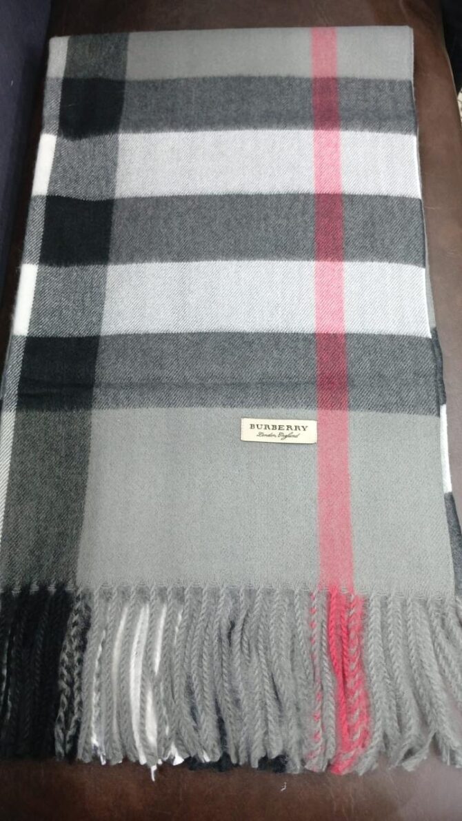 Xale Burberry Vintage Check - Imagem 3
