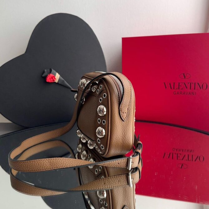 Bolsa Valentino Nellcôte Pequena - Imagem 6