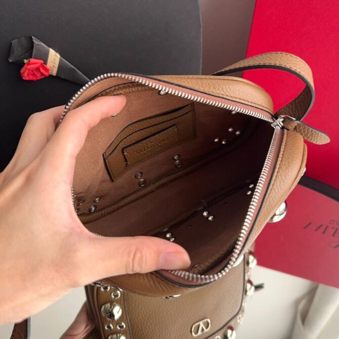 Bolsa Valentino Nellcôte Pequena - Imagem 8