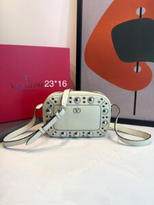 Bolsa Valentino Nellcôte Pequena- Off White