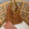 Bolsa YSL LE 5 À 7 Grande Madeira-Marrom