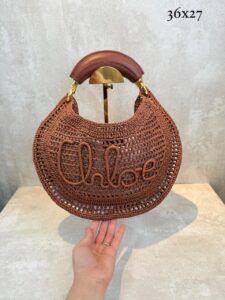Bolsa Chloé Tote Logo Bordado-Marrom