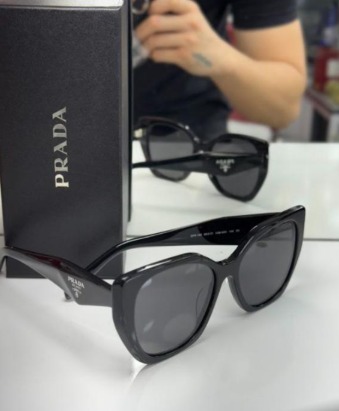Óculos de Sol Prada Milano Oval