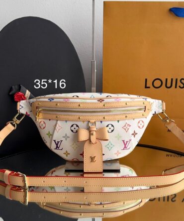 Pochete LV x TM High Rise