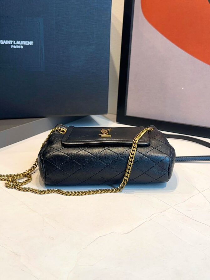 Bolsa YSL Matelassê em Losangos - Imagem 18
