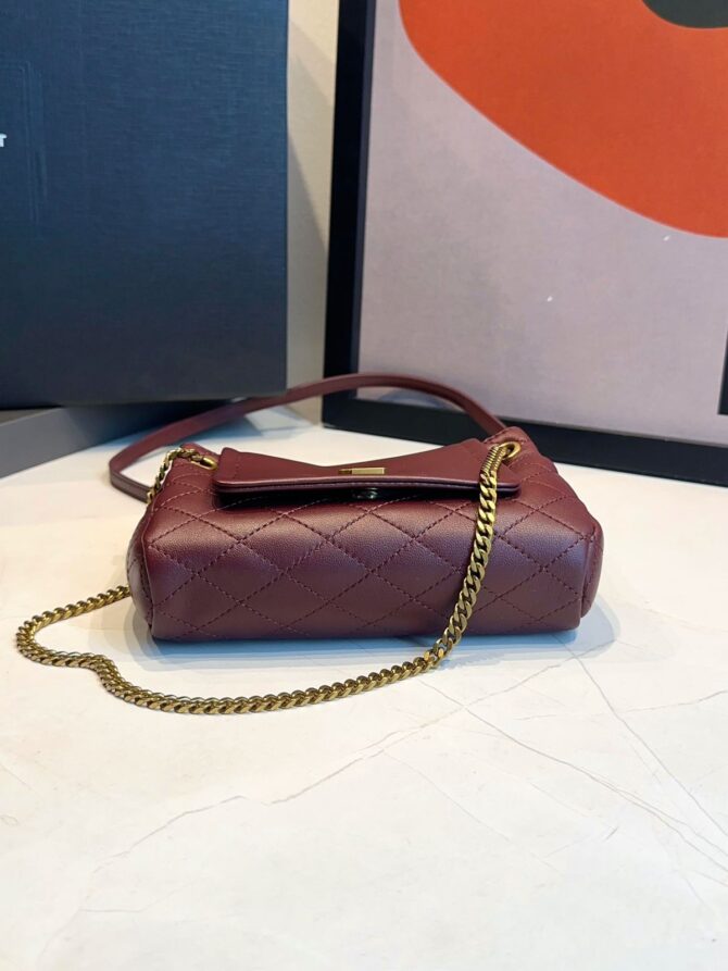 Bolsa YSL Matelassê em Losangos - Imagem 28