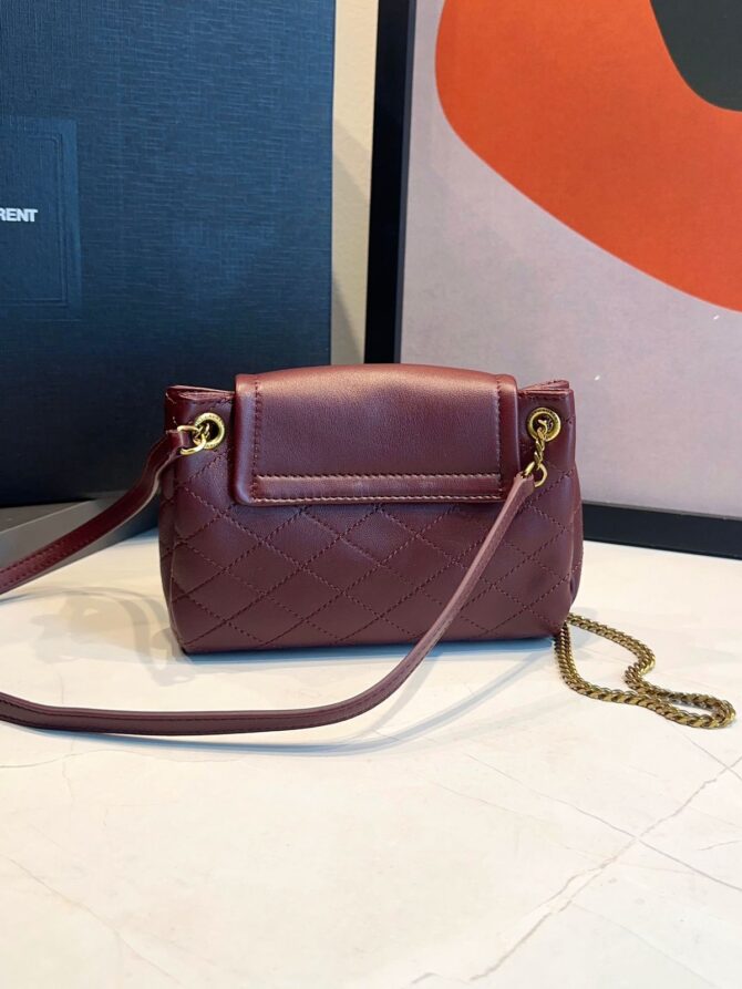 Bolsa YSL Matelassê em Losangos - Imagem 29