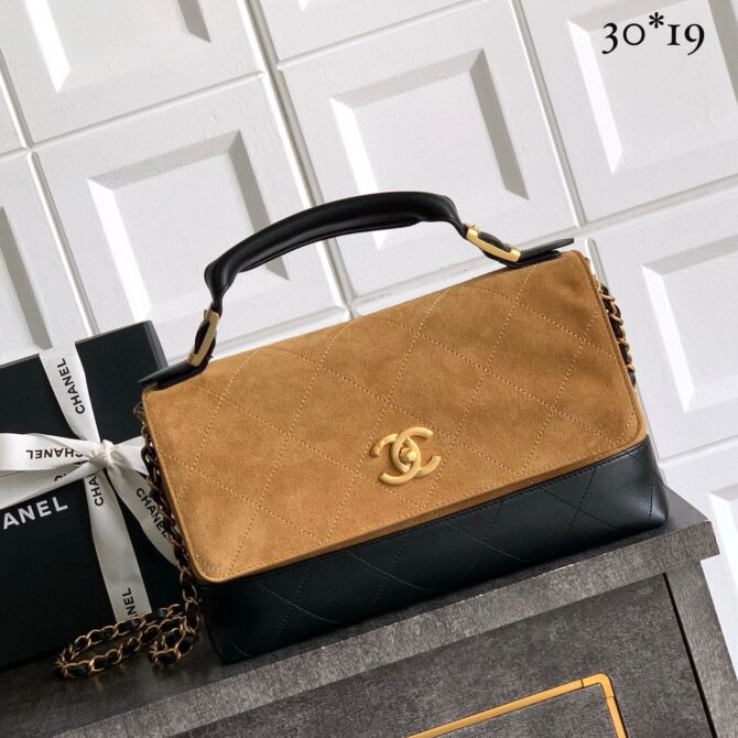 Bolsa Chanel Grande Com Aba e Alça Superior