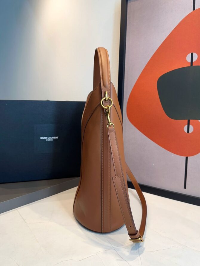 Bolsa YSL Bucket De Mão Em Couro - Imagem 5
