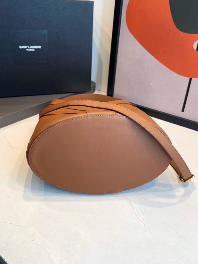 Bolsa YSL Bucket De Mão Em Couro - Imagem 6