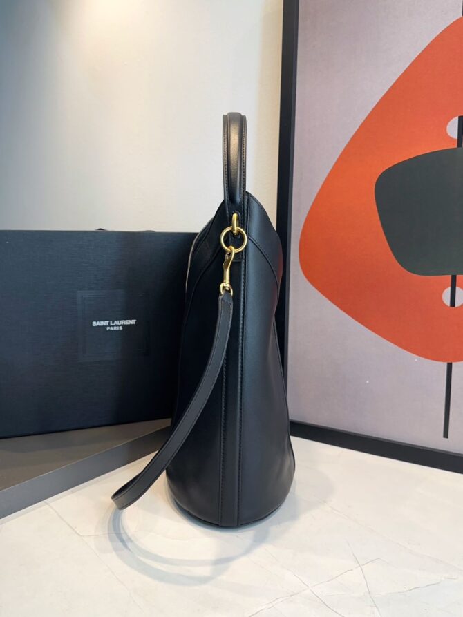 Bolsa YSL Bucket De Mão Em Couro - Imagem 10
