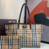 Bolsa Burberry Tote Highlands Média