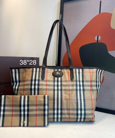 Bolsa Burberry Tote Highlands Média