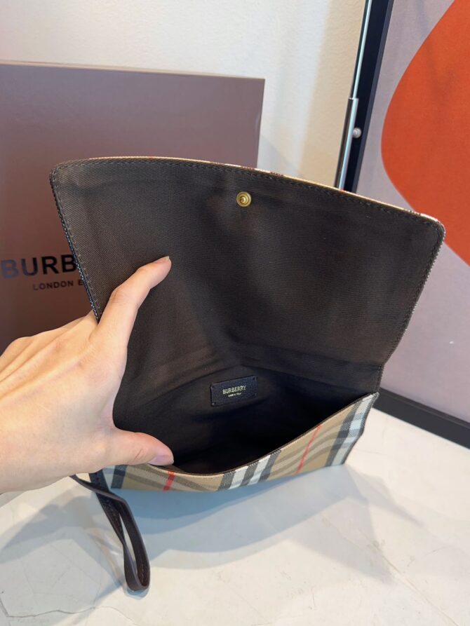 Bolsa Burberry Tote Highlands Média - Imagem 9