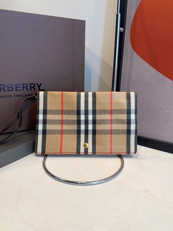 Bolsa Burberry Tote Highlands Média - Imagem 10