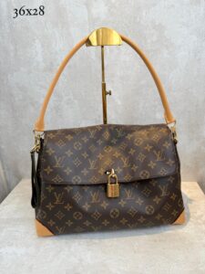 Bolsa LV Hide Away MM- Marrom