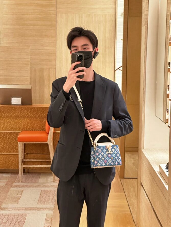 Bolsa LV Capucines Bordada Em Miçangas Mini - Imagem 3