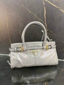 Bolsa Prada Bonnie Pequena-Cinza
