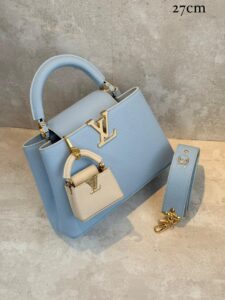 Bolsa LV Capucines BB Com Chaveiro-Azul Claro