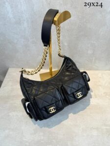 Bolsa Chanel Hobo Couro Média -Preto