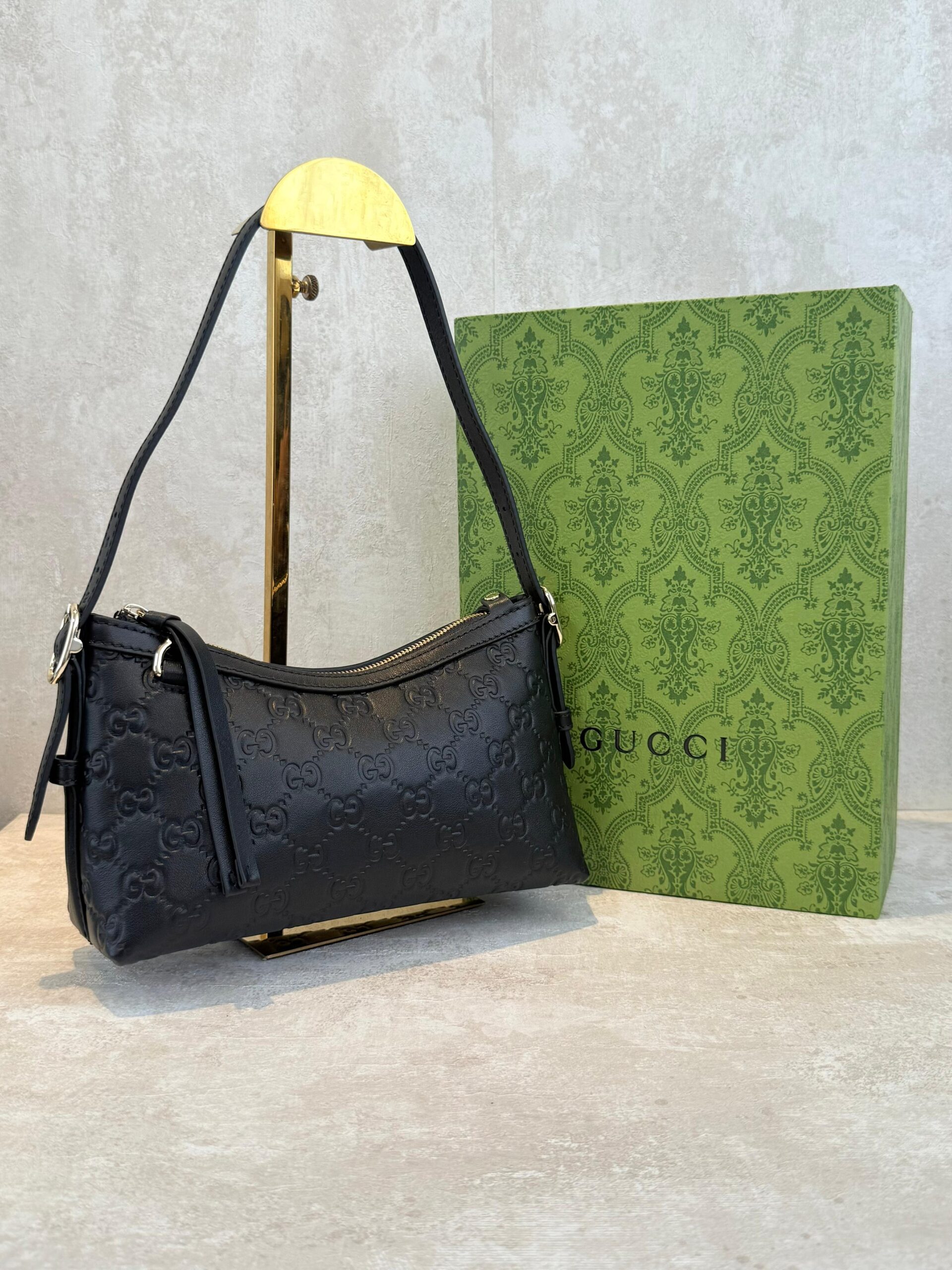 Bolsa Gucci Ombro Media GG Emblem - Imagem 3