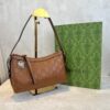 Bolsa Gucci Ombro Media GG Emblem-Caramelo