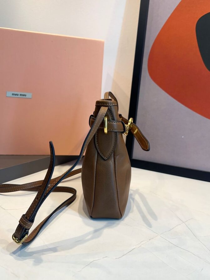 Bolsa Miu Miu Necessaire Em Couro Napa - Imagem 4