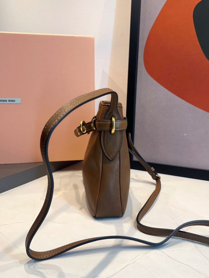 Bolsa Miu Miu Necessaire Em Couro Napa - Imagem 6