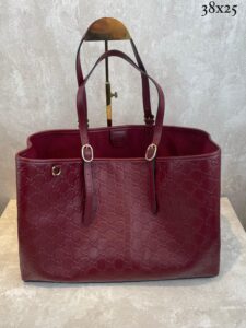 Bolsa Gucci Emblen GG Couro-Vinho