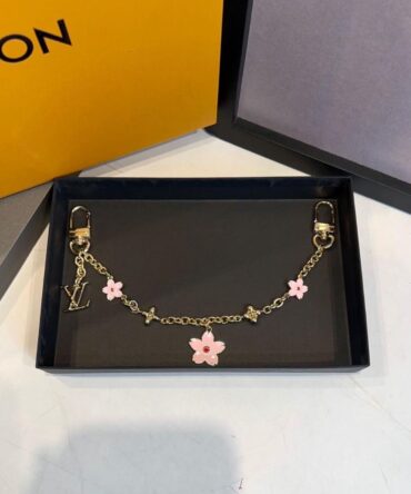 Chaveiro de Bolsa LV Corrente com Charm
