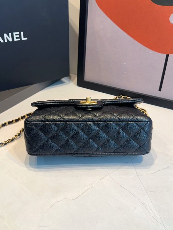 Bolsa Chanel Pequena Com Aba - Imagem 8