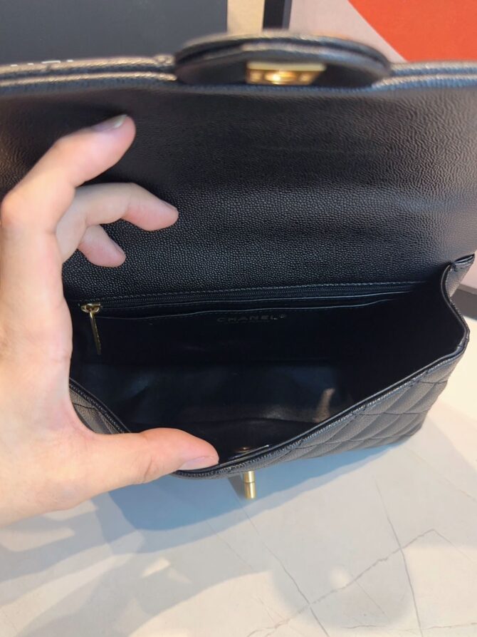 Bolsa Chanel Pequena Com Aba - Imagem 10