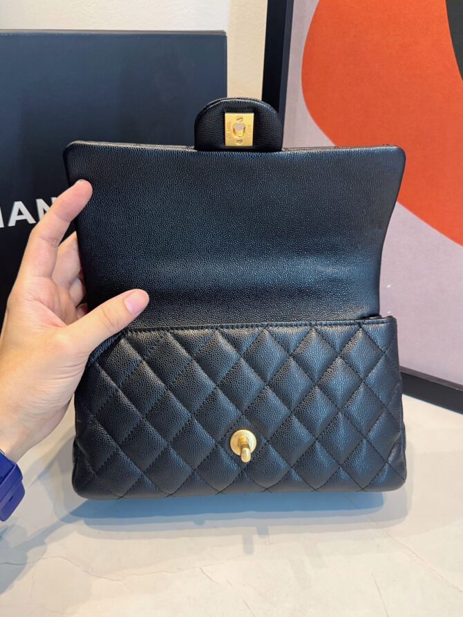 Bolsa Chanel Pequena Com Aba - Imagem 11