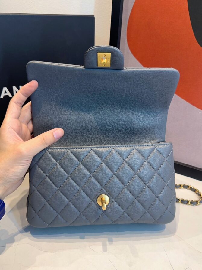 Bolsa Chanel Pequena Com Aba - Imagem 18